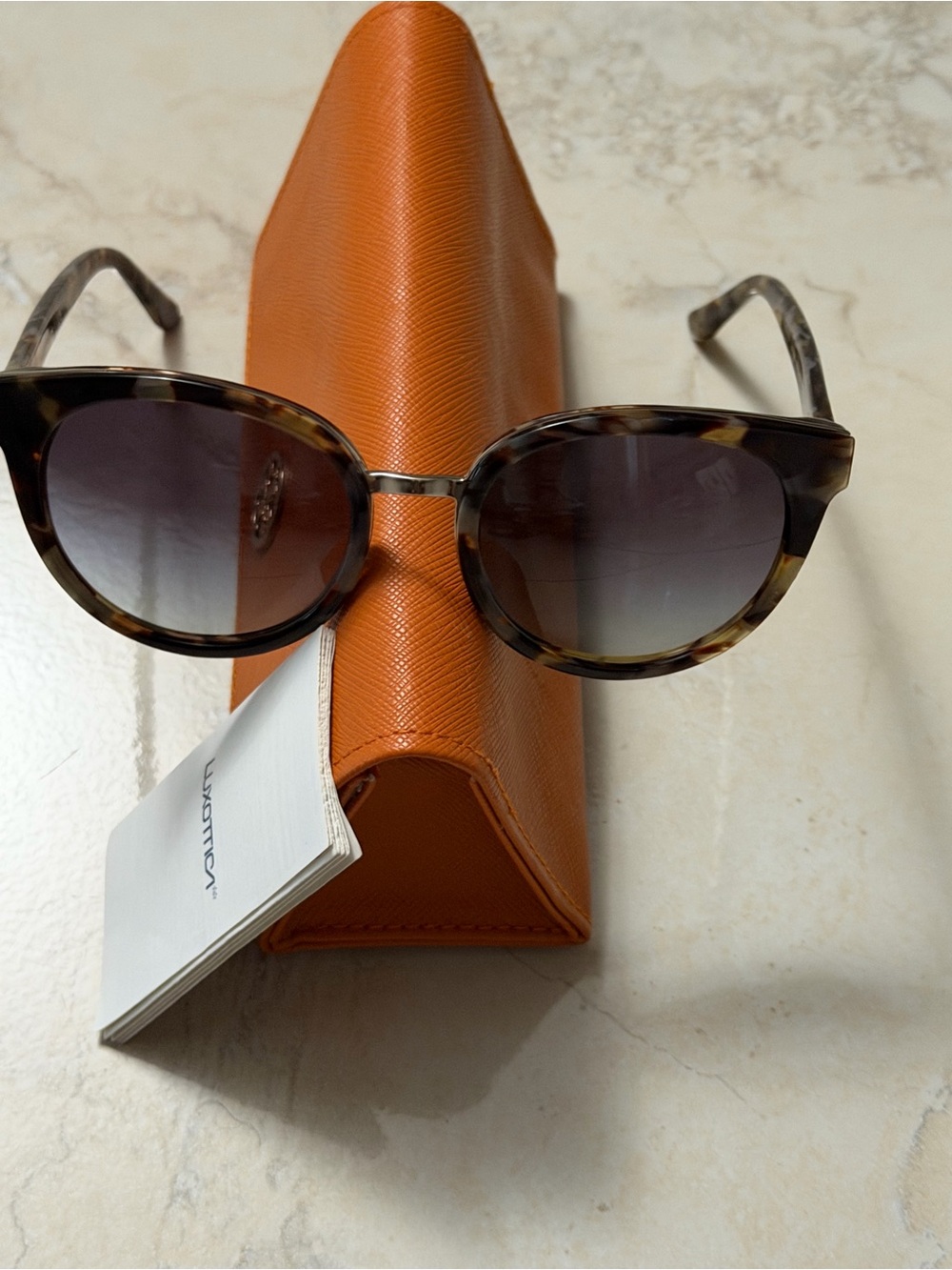 New Tory Burch Tortoiseshell Sunglasses with Gradient Lenses and Orange Case